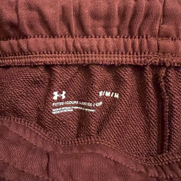 Under Armour Men's Burgundy Shorts - Size Medium - Picture 3 of 4